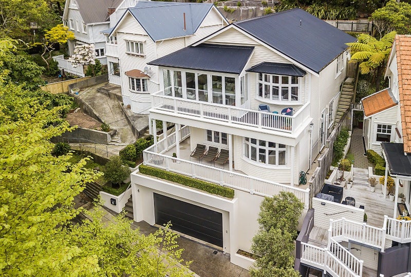 19 Lower North Terrace, Kelburn, Wellington - Carousel 1