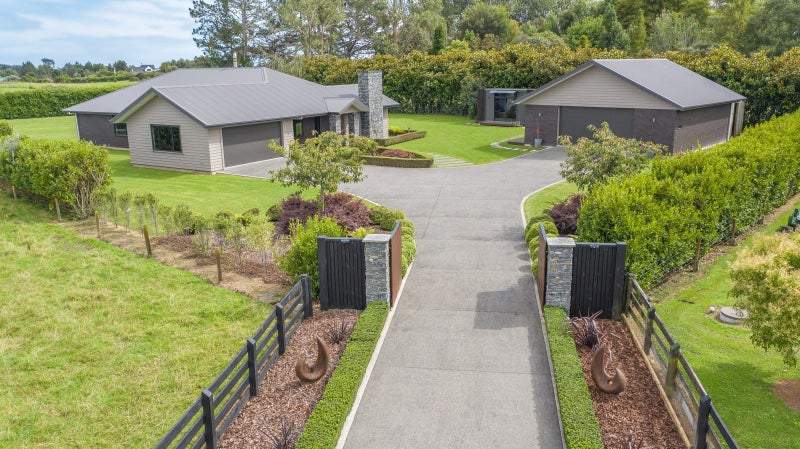 22 Tunbridge Wells, Ohau, Levin - Carousel 2