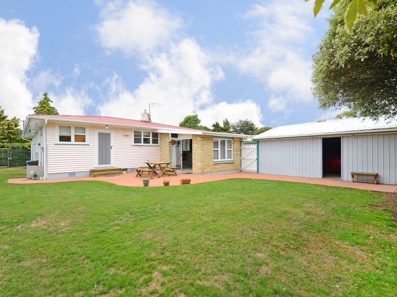4 Te Puni Grove, Elderslea, Upper Hutt - Carousel 2