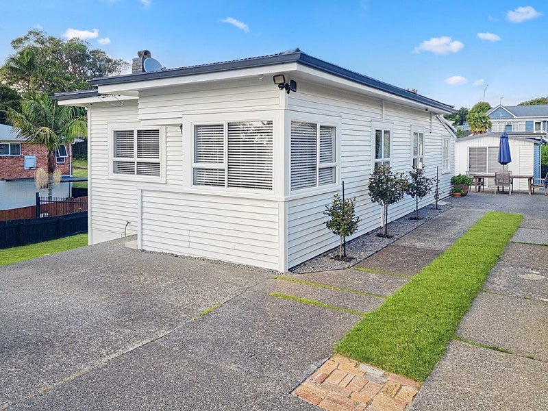 27 Sturges Avenue, Otahuhu, Auckland - Carousel 1