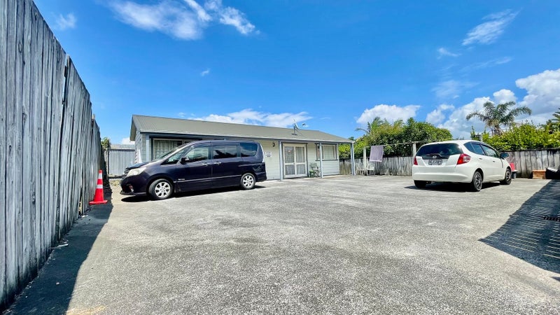 32 Leslie Avenue, Sandringham, Auckland - Carousel 1