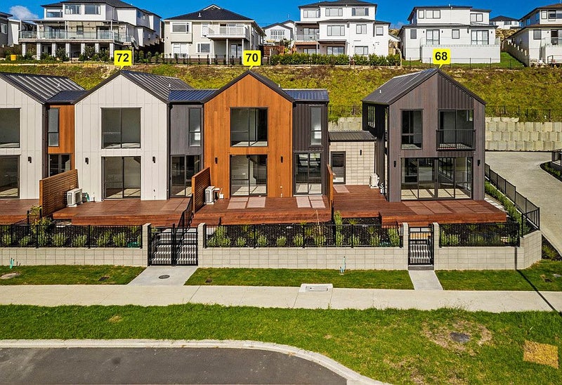 70 Arran Point Parade, Orewa, Orewa - Carousel 1