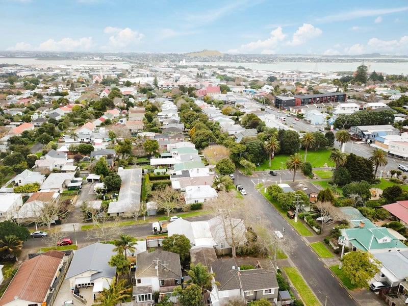 43 Cardwell Street, Onehunga, Auckland - Carousel 21