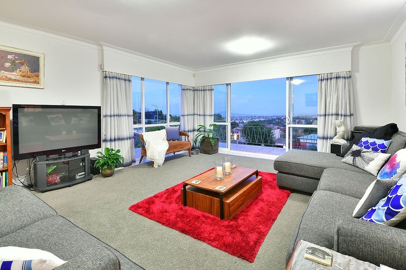 7 Girrahween Drive, Totara Vale, Auckland - Carousel 2