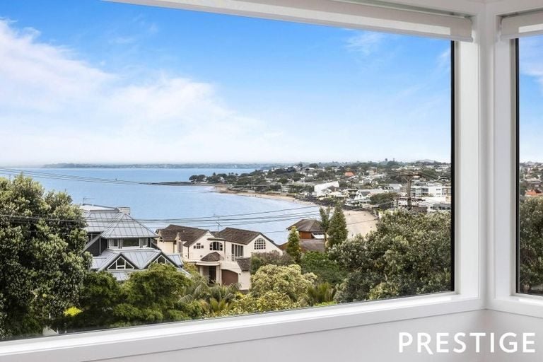 26 Beach Road, Castor Bay, Auckland - Carousel 25