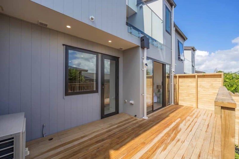 5/8 Sheehan Road, Te Atatu South, Auckland - Carousel 2