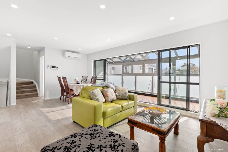 14B Woodall Place, Totara Vale, Auckland - Carousel 2
