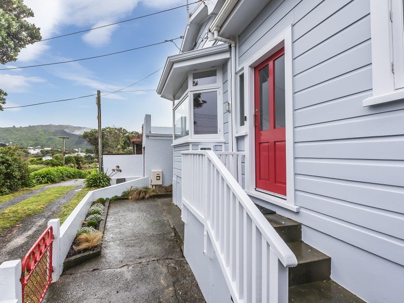 19 West Road, Northland, Wellington - Carousel 2