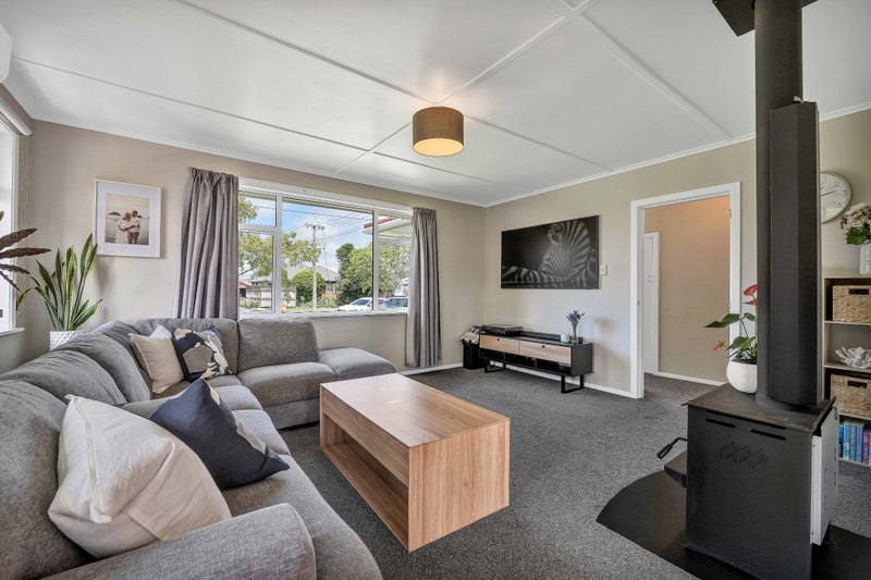 33 Turakina Street, Merrilands, New Plymouth - Carousel 2