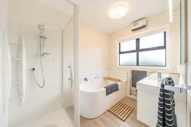 1 Holly Grove, Maungaraki, Lower Hutt - Carousel 25