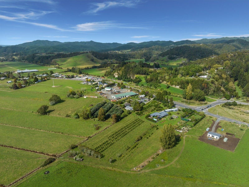 1092 State Highway 30, Whakatane - Carousel 33