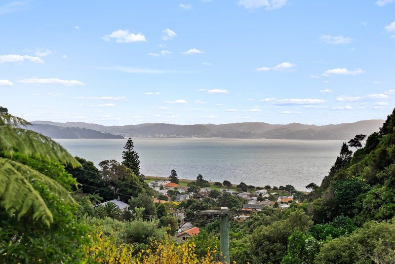 57 Rona Street, Eastbourne, Lower Hutt - Carousel 2