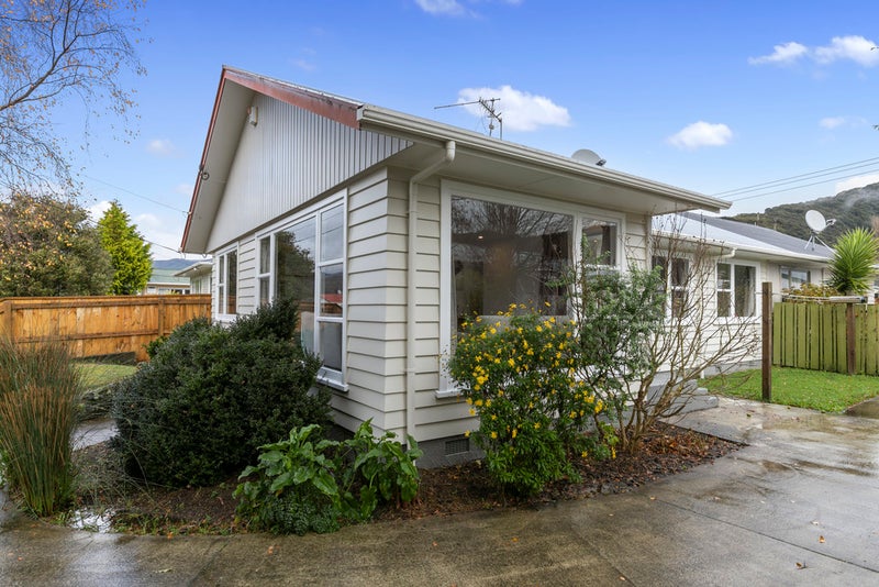 1/55 Karamu Crescent, Wainuiomata, Lower Hutt - Carousel 2