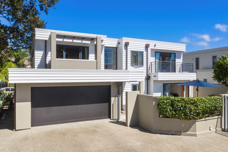 2/42 Oakwood Grove, Eastern Beach, Auckland - Carousel 1