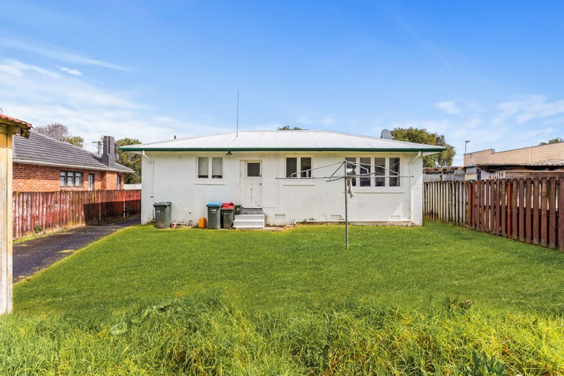18 Arran Street, Avondale, Auckland - Carousel 21