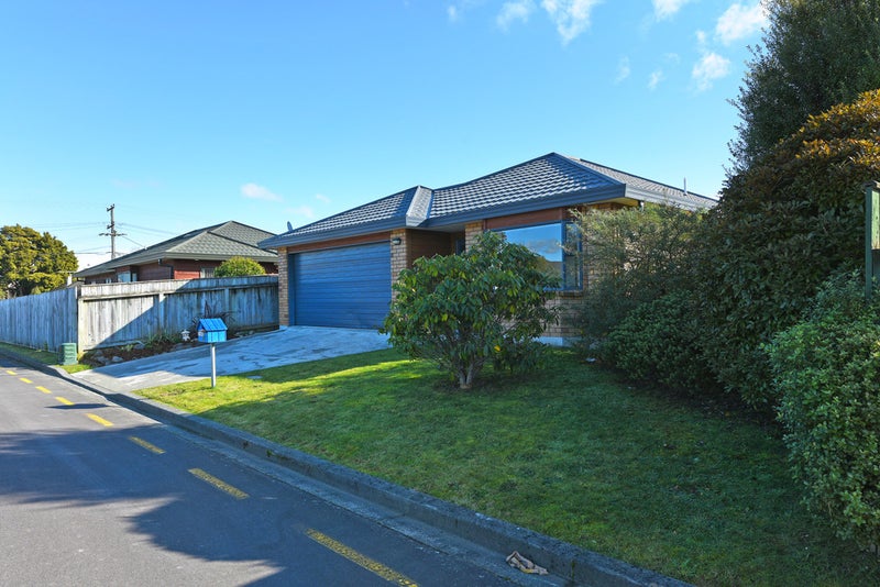 2 Louis Street, Trentham, Upper Hutt - Carousel 13