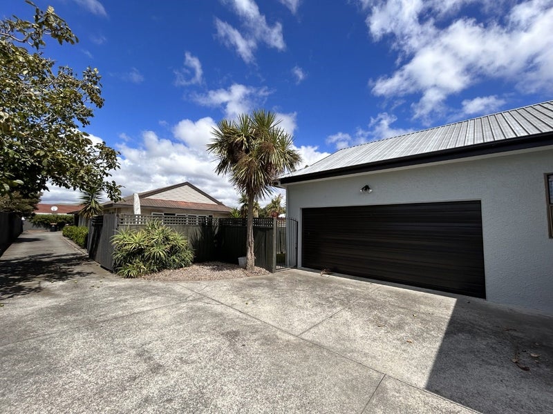 426 Tremaine Avenue, Takaro, Palmerston North - Carousel 2