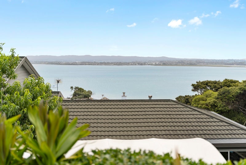 88 Hadfield Street, Beach Haven, Auckland - Carousel 1