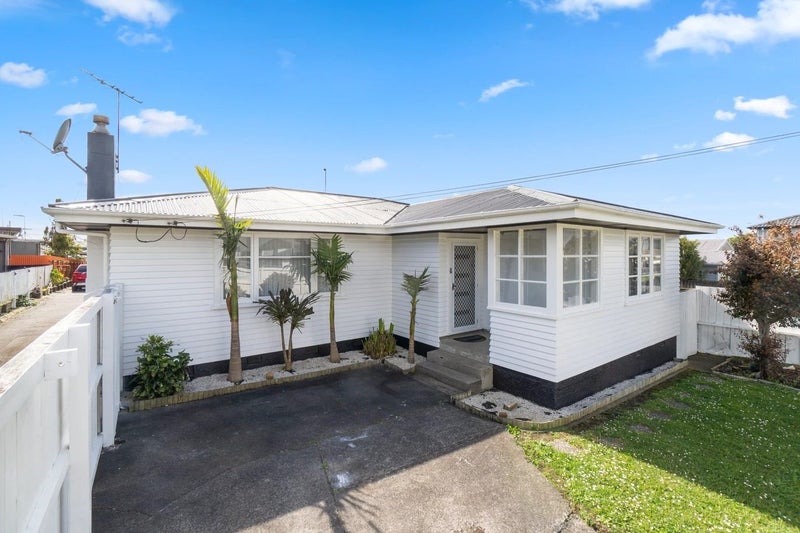 42 Churchill Avenue, Manurewa, Auckland - Carousel 2