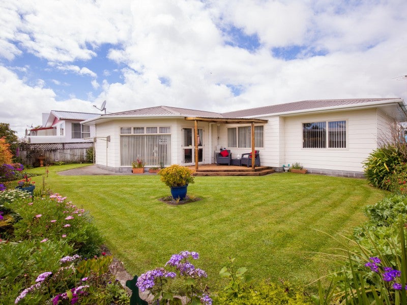 2 Huatoki Street, VOGELTOWN, NEW PLYMOUTH - Carousel 1