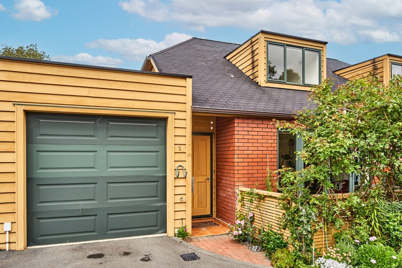 7 Futuna Close, Karori, Wellington - Carousel 1