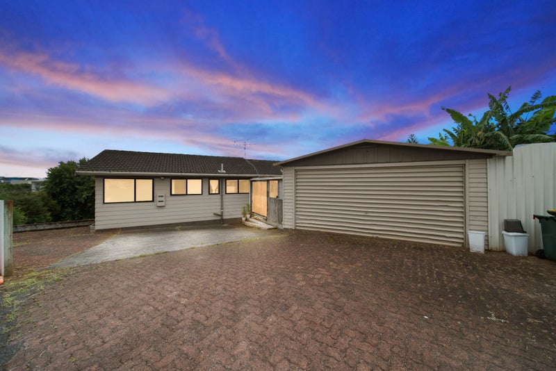 59 Hyperion Drive, Randwick Park, Auckland - Carousel 1