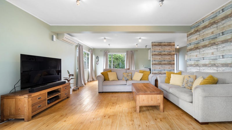 19 Trelawn Place, Cockle Bay, Auckland - Carousel 1