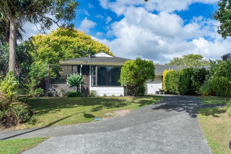 4 Truscott Grove, Awapuni, Palmerston North - Carousel 1