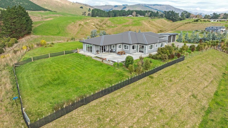 52 Highland View Drive, Tokomaru - Carousel 2