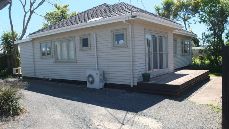 15A MacFarlane Street, Hamilton East, Hamilton - Carousel 1