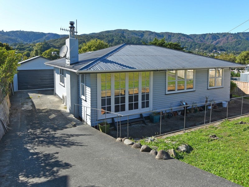 14 Logie Street, Stokes Valley, Lower Hutt - Carousel 1