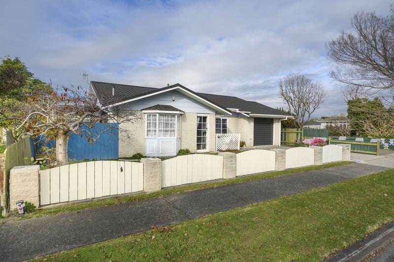 24 Haydon Street, Roslyn, Palmerston North - Carousel 2