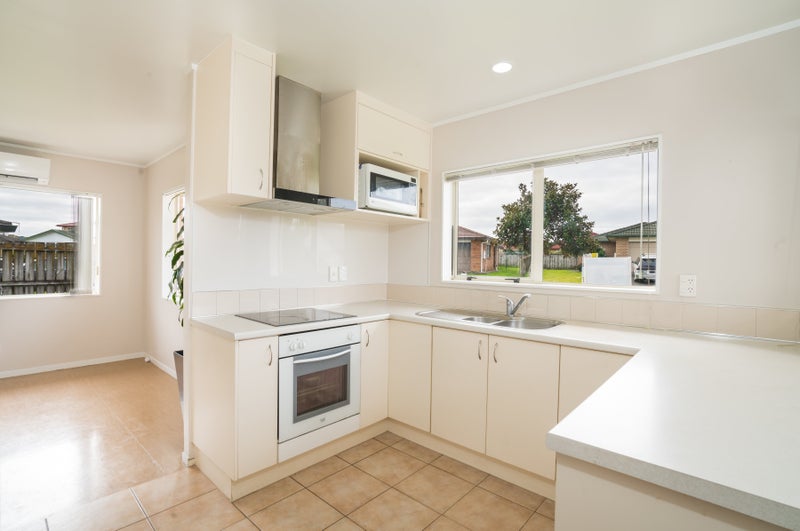 5 Sid Place, Mangere, Auckland - Carousel 2