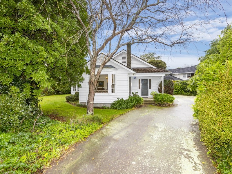 102 Barton Avenue, Heretaunga, Upper Hutt - Carousel 1