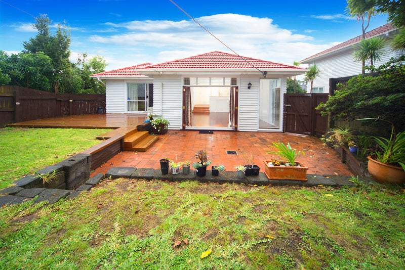 176 Forrest Hill Road, Forrest Hill, Auckland - Carousel 1