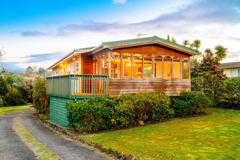 33 Trelawn Place, Cockle Bay, Auckland - Carousel 1