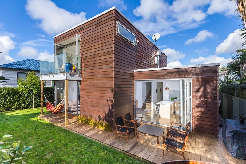 5A Highland Road, Mount Albert, Auckland - Carousel 1