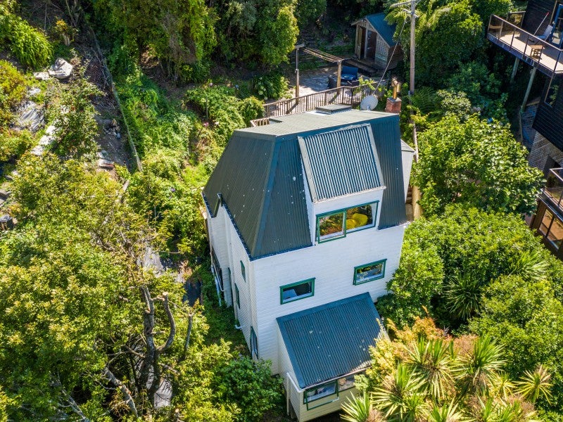 21 Ferry Road, Days Bay, Lower Hutt - Carousel 24