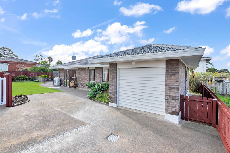 2/4 Spring Grove, Henderson, Auckland - Carousel 2