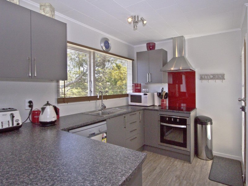 33 Christchurch Crescent, Kelson, Lower Hutt - Carousel 2