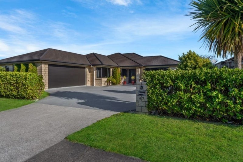 47 Aquila Crescent, Rototuna North, Hamilton - Carousel 1