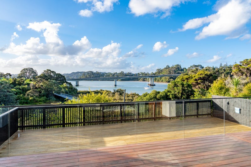 10 Marlborough Crescent, Hobsonville, Auckland - Carousel 1