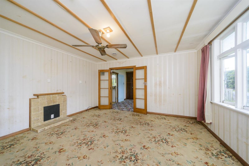 31 Station Road, Marton - Carousel 2