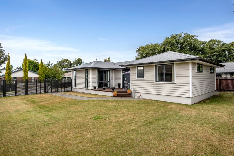6 Laura Kent Place, Woolston, Christchurch - Carousel 1