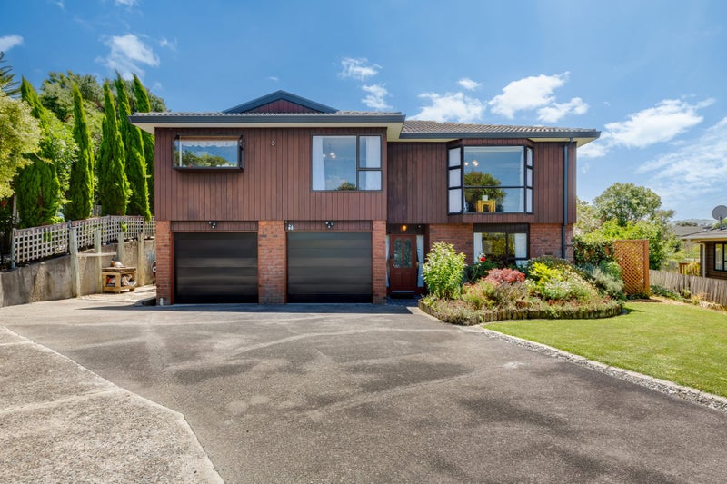95 Ayton Drive, Whitby, Porirua - Carousel 1
