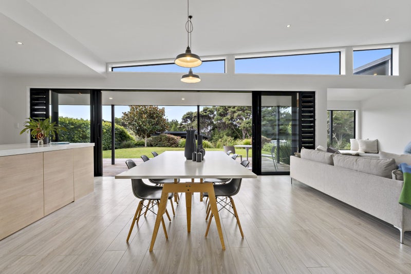 14 Eastvale Close, Greenhithe, Auckland - Carousel 2