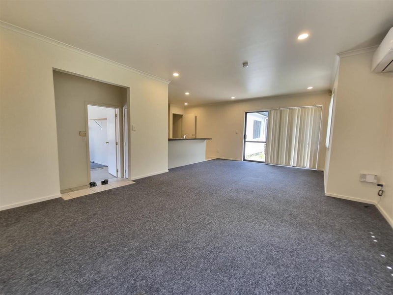 37 Heathglen Place, Bayview, Auckland - Carousel 2
