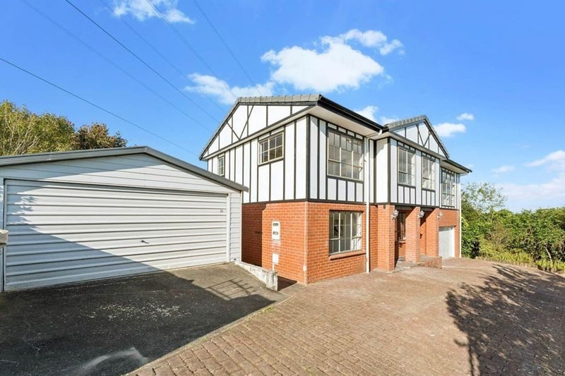 30 Hoskins Avenue, Hillsborough, Auckland - Carousel 2