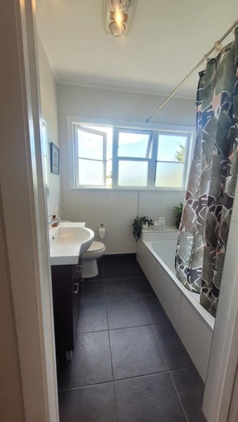 1/24 Irirangi Road, Greenlane, Auckland - Carousel 14