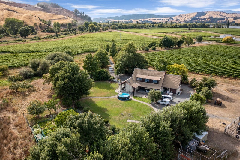 1980 Northbank Road, Blenheim - Carousel 1